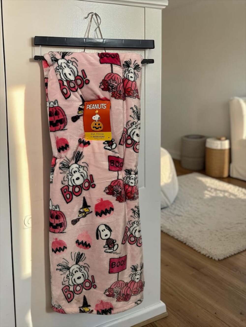 Peanuts Snoopy Halloween Throw 60in x 70in Pink Pumpkin Ghoul Goods